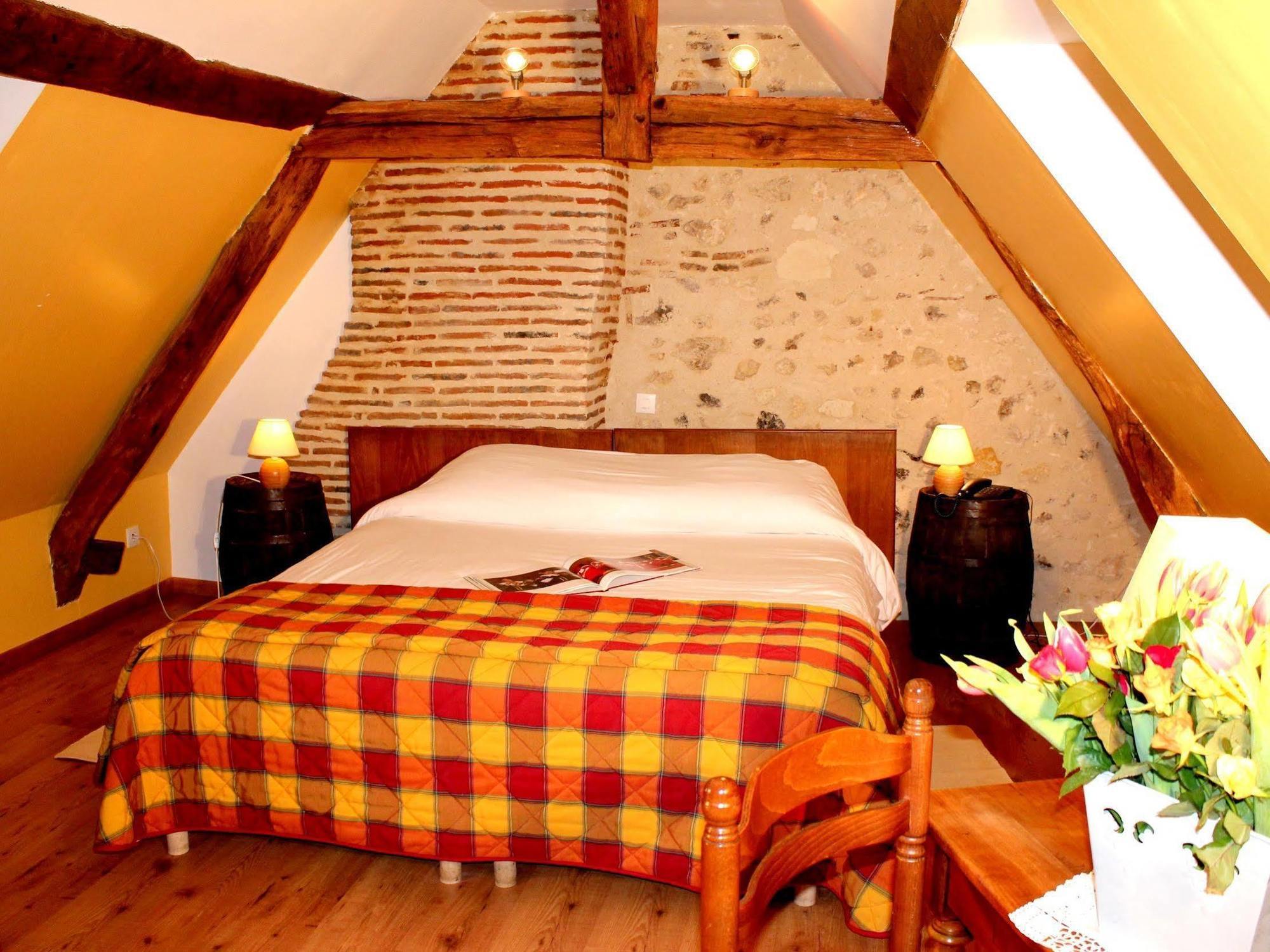 Logis Auberge Le Colombien - Hotel Et Restaurant ヴィランドリー エクステリア 写真