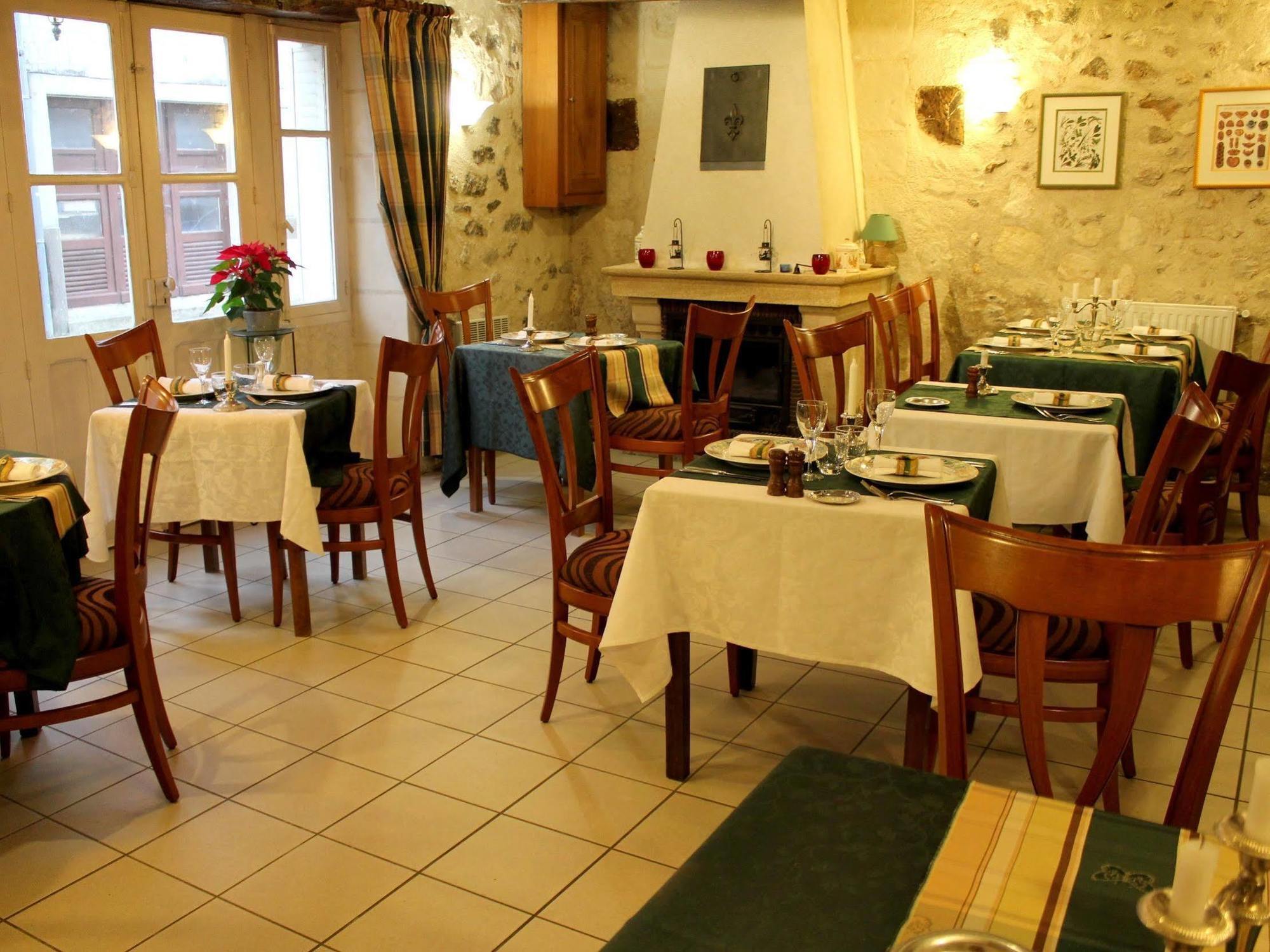 Logis Auberge Le Colombien - Hotel Et Restaurant ヴィランドリー エクステリア 写真
