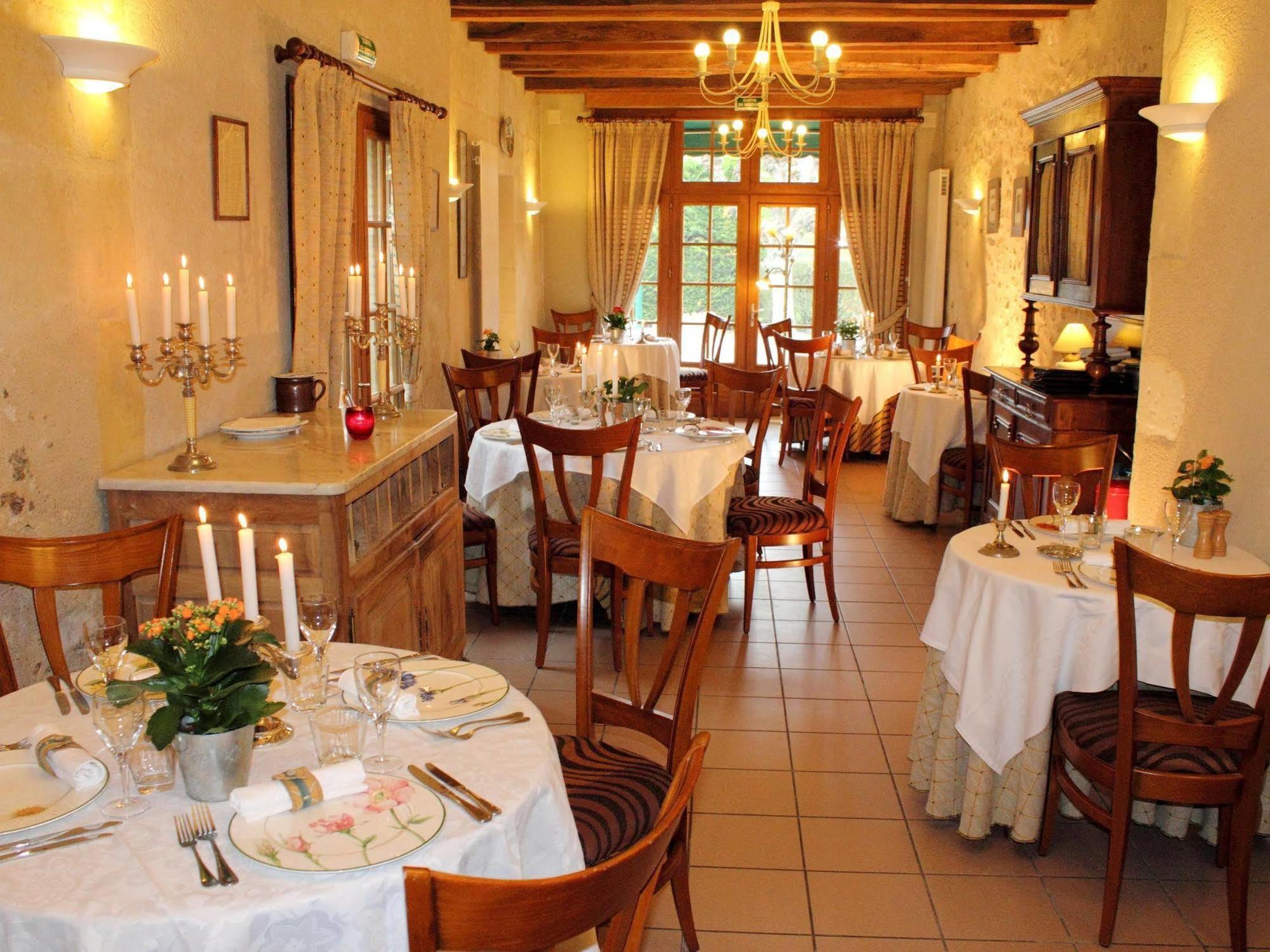 Logis Auberge Le Colombien - Hotel Et Restaurant ヴィランドリー エクステリア 写真